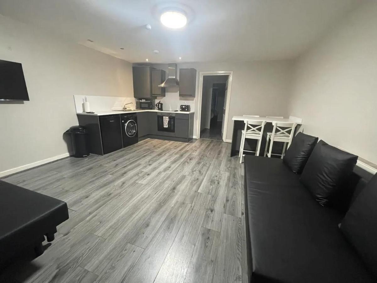 Hosted By Ryan - 2 Bedroom Apartment Liverpool Eksteriør billede